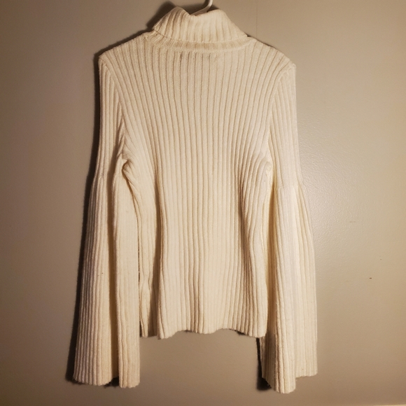 Guess turtleneck cable knit bell sleeve sweater - Picture 4 of 6
